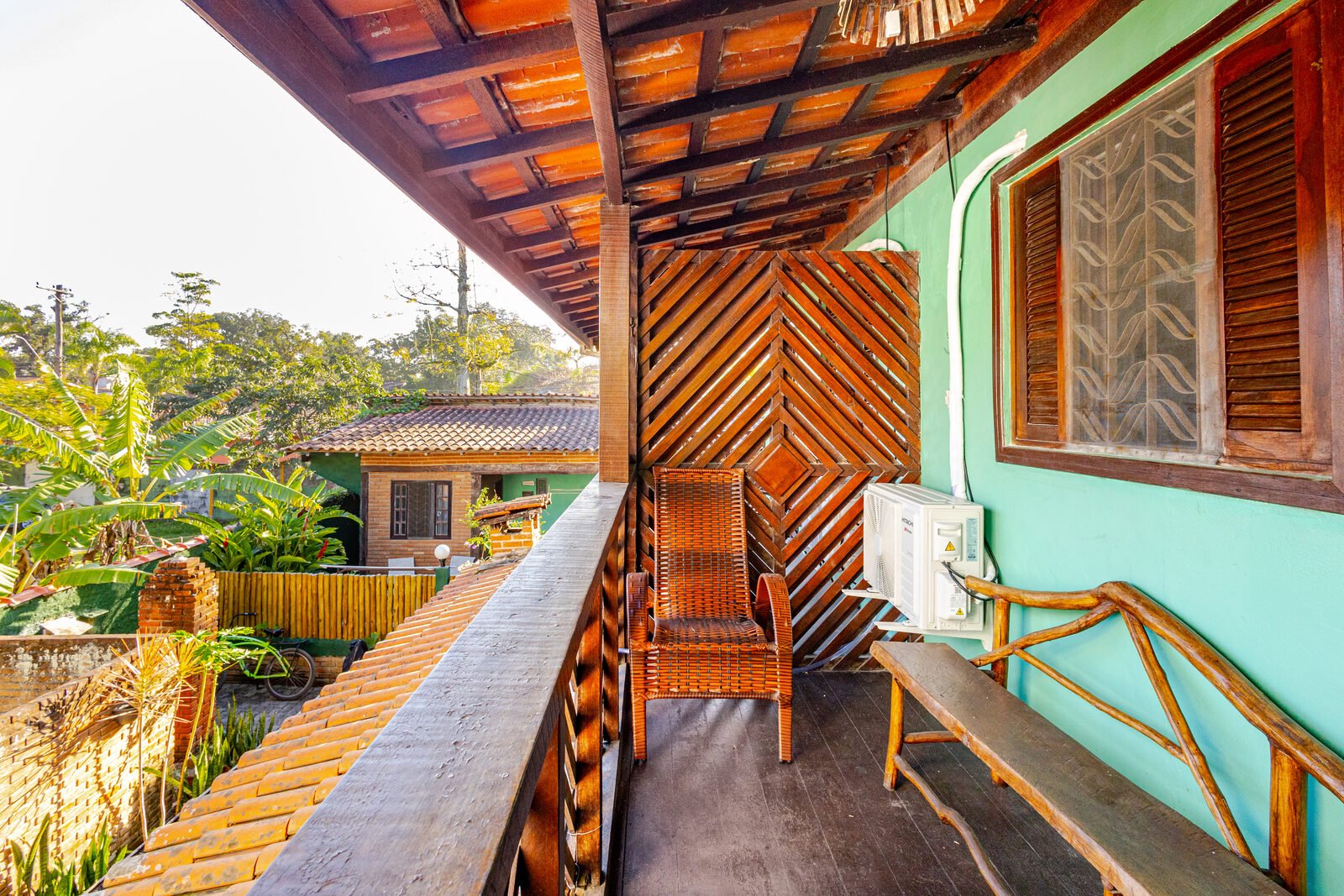 Varanda com vista para o jardim